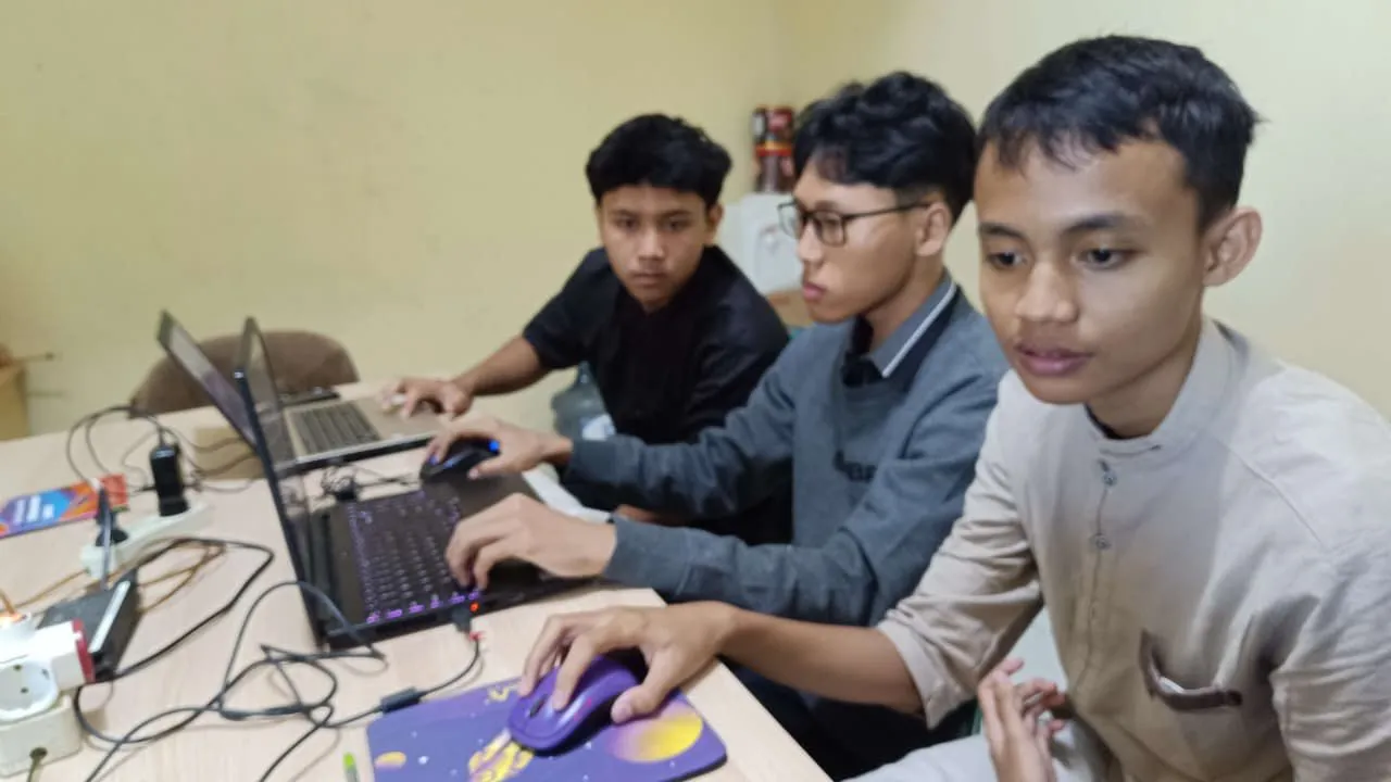 Kegiatan Produktif Tim M-ONE: Pembahasan Proyek Berbasis Teknologi untuk Meningkatkan Kolaborasi, Inovasi, dan Kualitas Pengembangan Sistem Digital